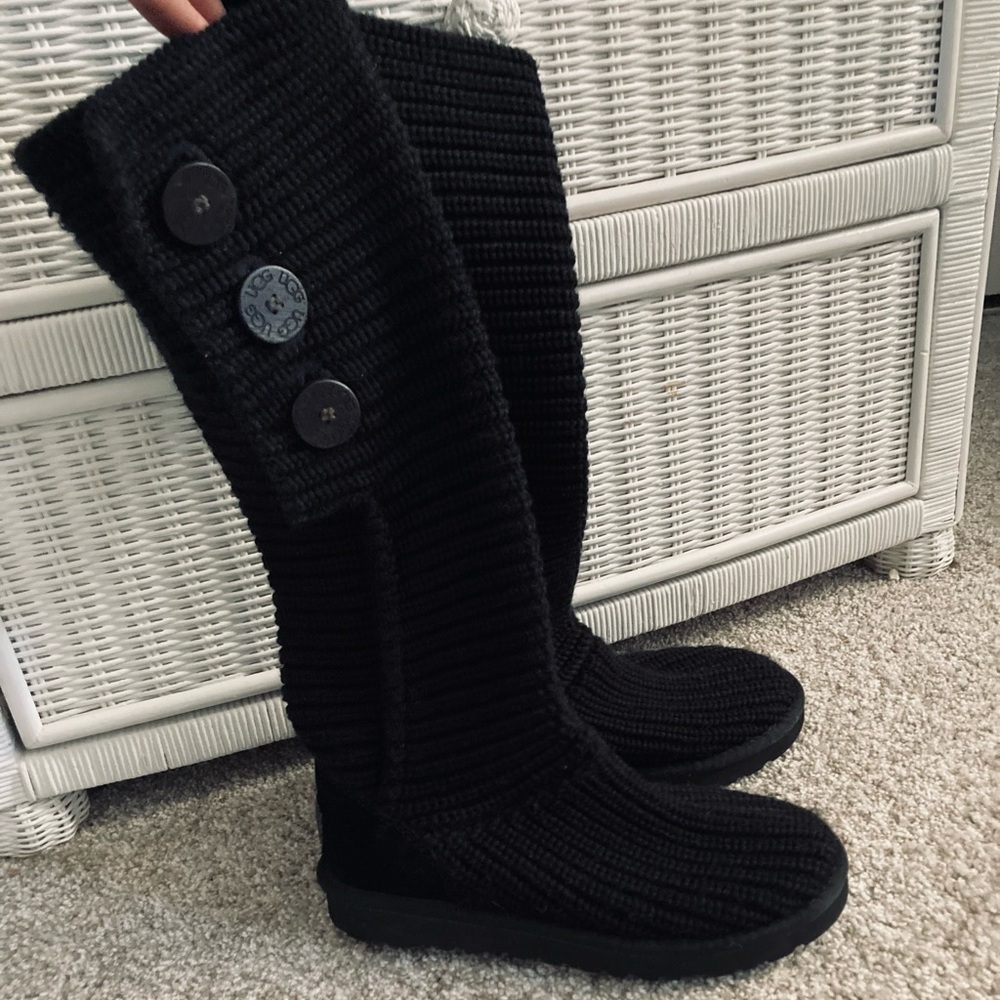 Ugg Classic Cardy, like new.